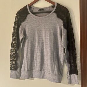 Bobeau Light Gray Top with Black Lace Arm Detail